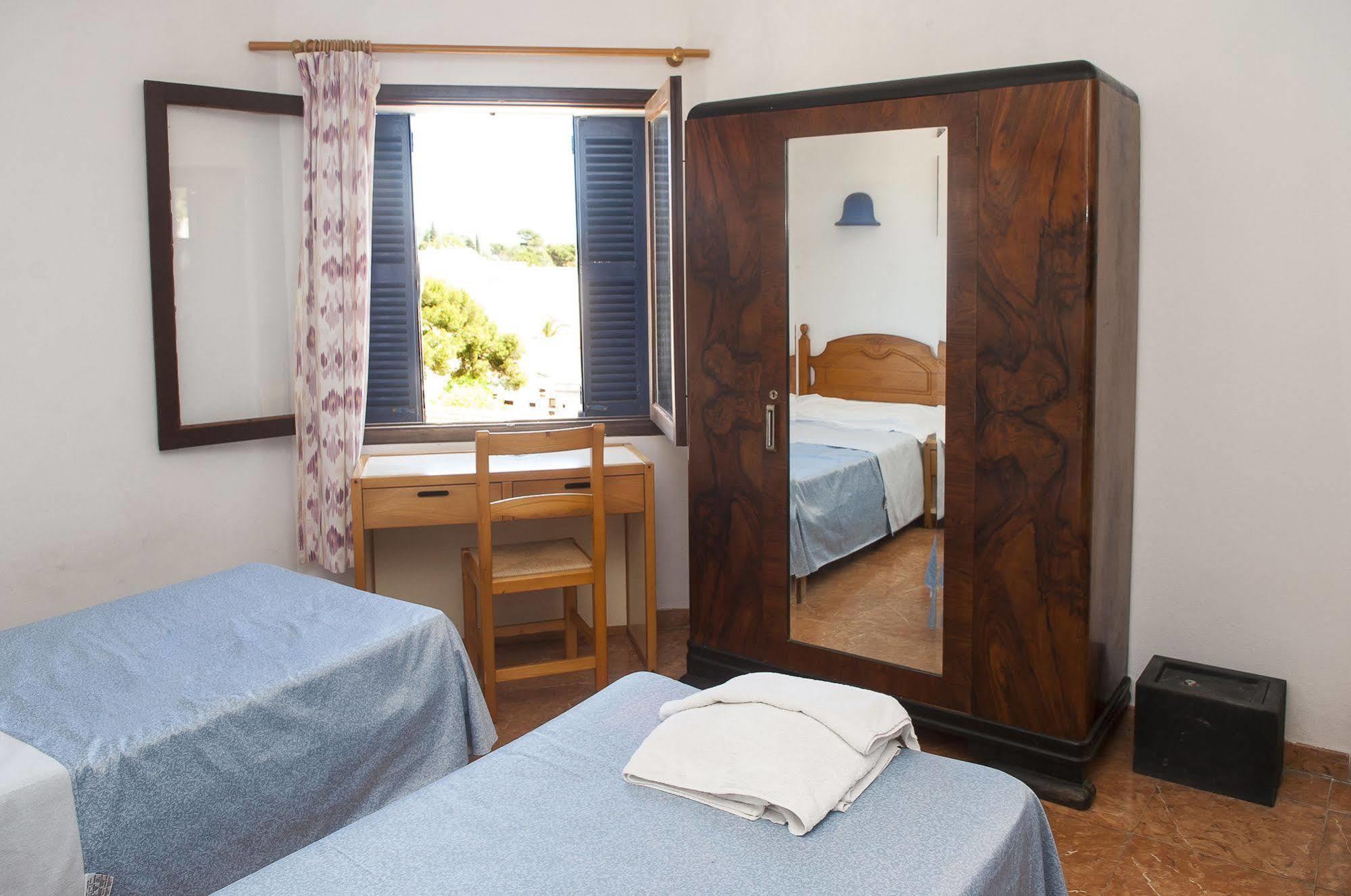 Surfing Concept Hostel Cala Ratjada  Luaran gambar