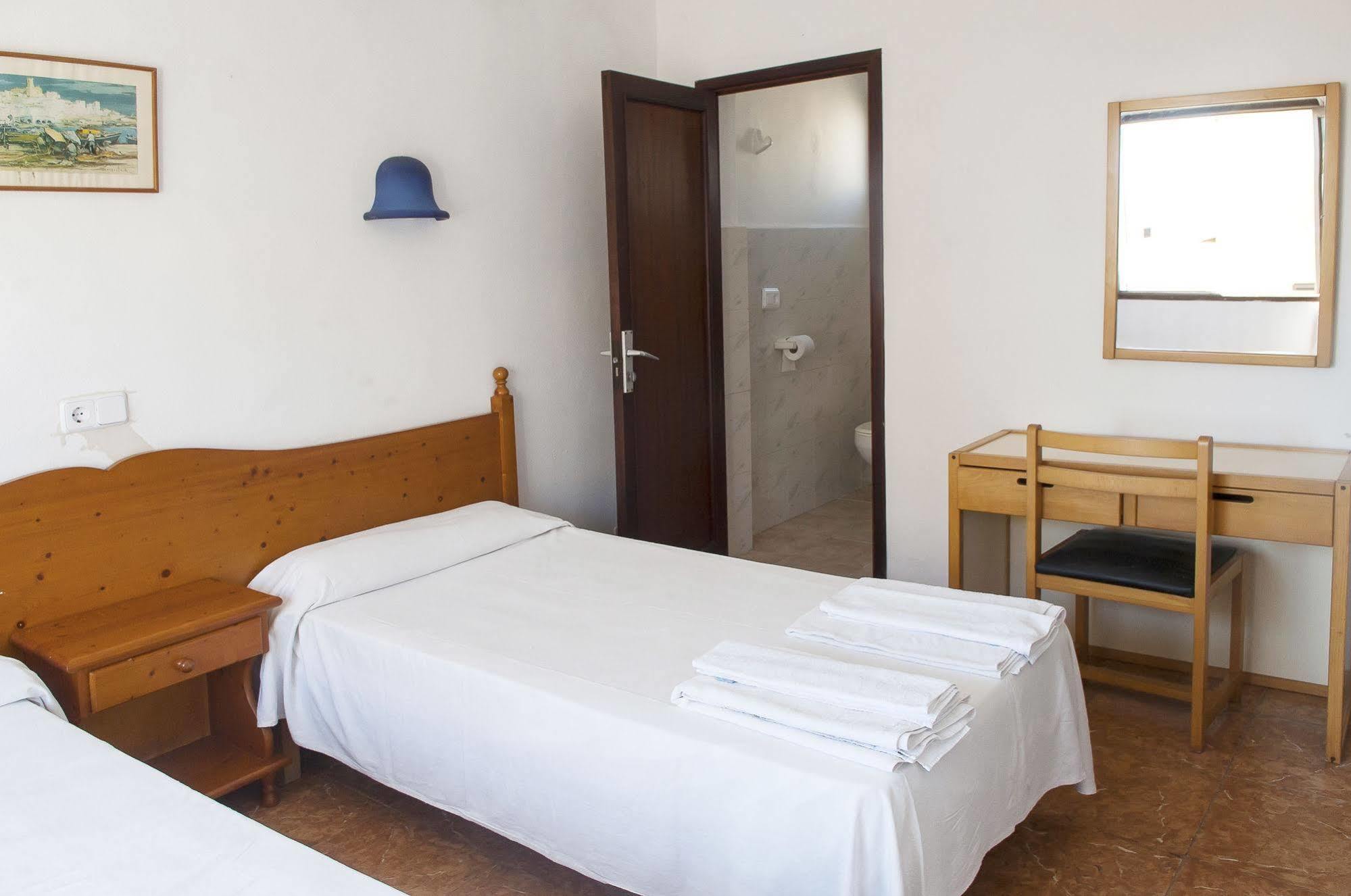 Surfing Concept Hostel Cala Ratjada  Luaran gambar